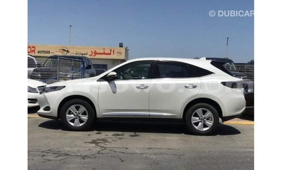 Sayi Imported Toyota Harrier White Mota in Import - Dubai a Benin Sayi Imported Toyota Harrier White Mota in Import - Dubai a Benin