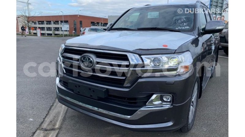 Big with watermark toyota land cruiser benign import dubai 8940