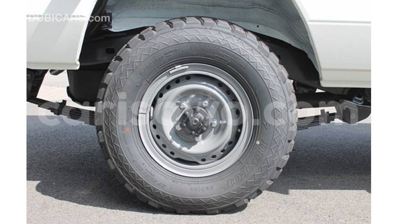 Big with watermark toyota land cruiser benign import dubai 8943