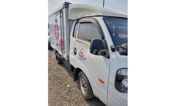 Ra Imported Kia Carens funfun Ọkọ̀ in Import - Dubai ni Benin Ra Imported Kia Carens funfun Ọkọ̀ in Import - Dubai ni Benin