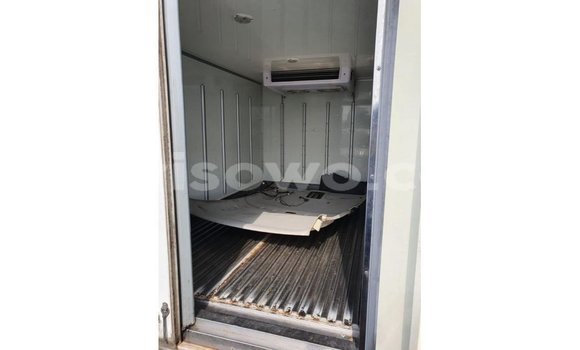 Ra Imported Kia Carens funfun Ọkọ̀ in Import - Dubai ni Benin Ra Imported Kia Carens funfun Ọkọ̀ in Import - Dubai ni Benin