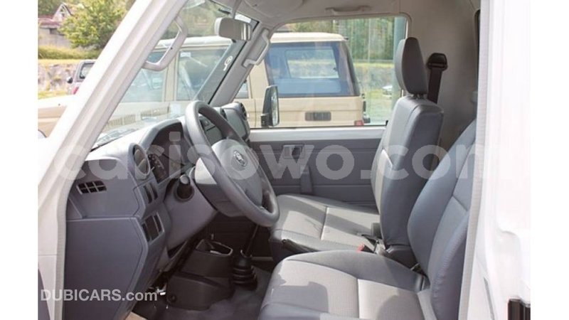 Big with watermark toyota land cruiser benign import dubai 8959