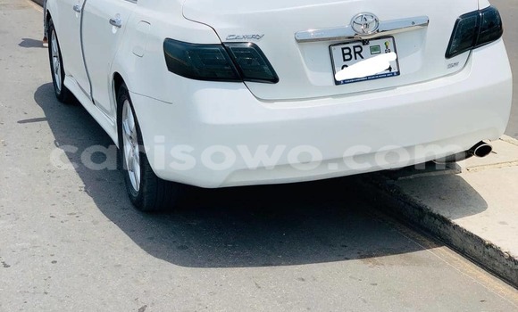 Ra Tuntun Toyota Camry funfun Ọkọ̀ in Cotonou ni Benin Ra Tuntun Toyota Camry funfun Ọkọ̀ in Cotonou ni Benin