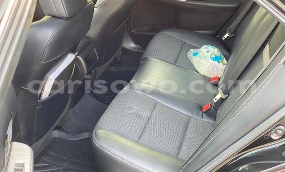 Ra Tuntun Toyota Camry Black Ọkọ̀ in Cotonou ni Benin Ra Tuntun Toyota Camry Black Ọkọ̀ in Cotonou ni Benin