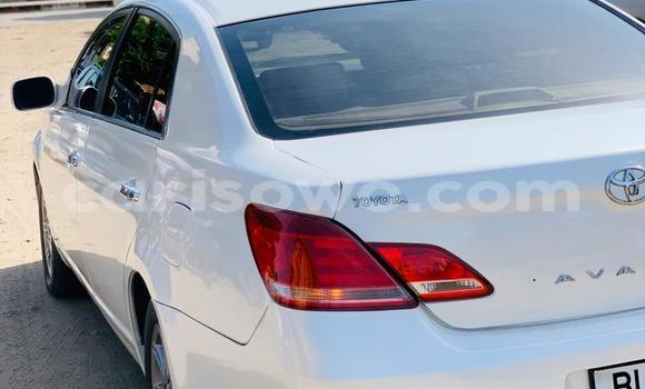 Ra Tuntun Toyota Avalon funfun Ọkọ̀ in Cotonou ni Benin Ra Tuntun Toyota Avalon funfun Ọkọ̀ in Cotonou ni Benin