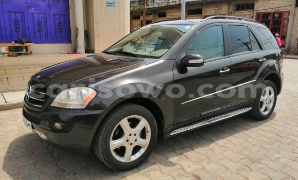 Buy Used Mercedes-Benz ML–Class Black Car in Cotonou in Benign Buy Used Mercedes-Benz ML–Class Black Car in Cotonou in Benign