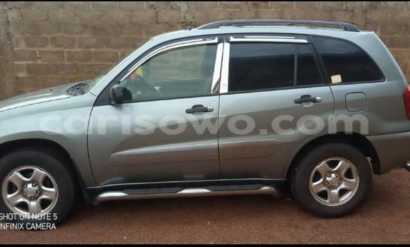 Ra Àlòkù Toyota RAV4 funfun Ọkọ̀ in Cotonou ni Benin Ra Àlòkù Toyota RAV4 funfun Ọkọ̀ in Cotonou ni Benin
