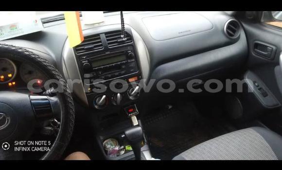 Ra Àlòkù Toyota RAV4 funfun Ọkọ̀ in Cotonou ni Benin Ra Àlòkù Toyota RAV4 funfun Ọkọ̀ in Cotonou ni Benin