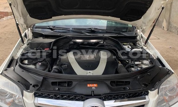 Ra Àlòkù Mercedes-Benz GLK–Class Silver Ọkọ̀ in Cotonou ni Benin Ra Àlòkù Mercedes-Benz GLK–Class Silver Ọkọ̀ in Cotonou ni Benin