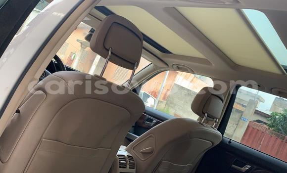Ra Tuntun Mercedes-Benz GLK–Class funfun Ọkọ̀ in Cotonou ni Benin Ra Tuntun Mercedes-Benz GLK–Class funfun Ọkọ̀ in Cotonou ni Benin