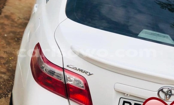 Ra Àlòkù Toyota Camry funfun Ọkọ̀ in Cotonou ni Benin Ra Àlòkù Toyota Camry funfun Ọkọ̀ in Cotonou ni Benin