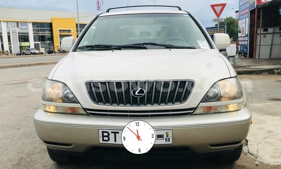 Ra Àlòkù Lexus RX 300 Silver Ọkọ̀ in Cotonou ni Benin Ra Àlòkù Lexus RX 300 Silver Ọkọ̀ in Cotonou ni Benin