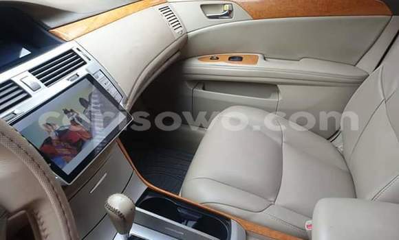 Ra Àlòkù Toyota Avalon funfun Ọkọ̀ in Cotonou ni Benin Ra Àlòkù Toyota Avalon funfun Ọkọ̀ in Cotonou ni Benin