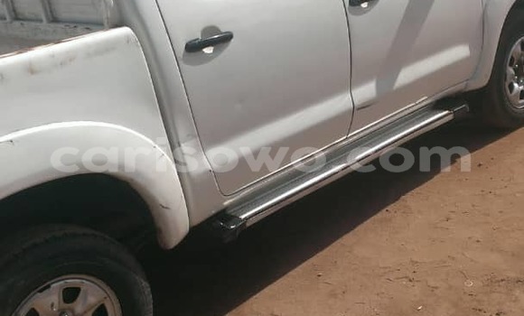 Acheter Occasion Voiture Toyota Hilux Gris à Cotonou, Benin Acheter Occasion Voiture Toyota Hilux Gris à Cotonou, Benin
