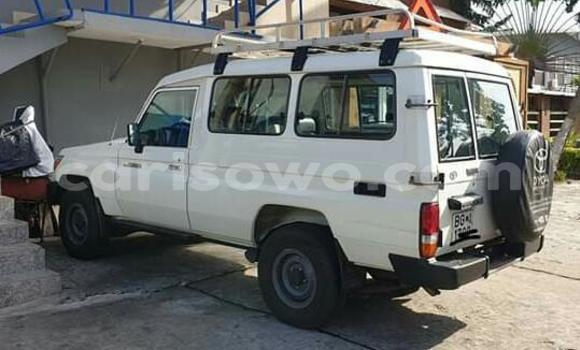 Buy Used Toyota Land Cruiser White Car in Cotonou in Benign Buy Used Toyota Land Cruiser White Car in Cotonou in Benign