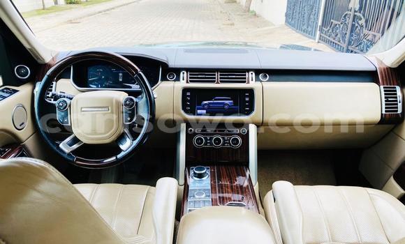 Acheter Neuf Voiture Land Rover Range Rover Vogue Vert à Cotonou, Benin Acheter Neuf Voiture Land Rover Range Rover Vogue Vert à Cotonou, Benin