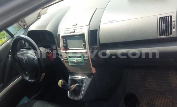 Sayi Na hannu Toyota Verso Blue Mota in Cotonou a Benin Sayi Na hannu Toyota Verso Blue Mota in Cotonou a Benin