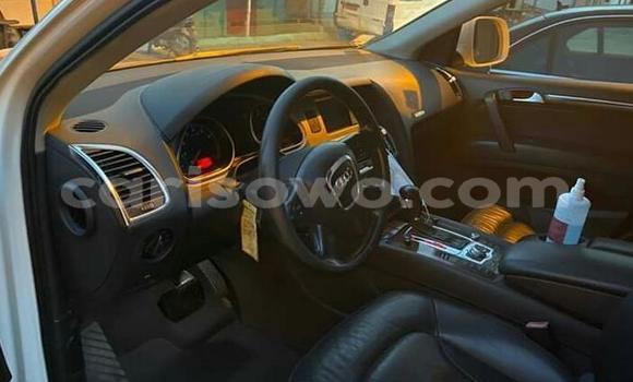 Ra Àlòkù Audi Q7 funfun Ọkọ̀ in Cotonou ni Benin Ra Àlòkù Audi Q7 funfun Ọkọ̀ in Cotonou ni Benin