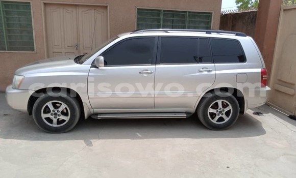 Ra Tuntun Toyota Highlander Silver Ọkọ̀ in Cotonou ni Benin Ra Tuntun Toyota Highlander Silver Ọkọ̀ in Cotonou ni Benin