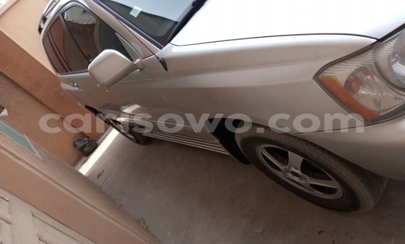 Ra Tuntun Toyota Highlander Silver Ọkọ̀ in Cotonou ni Benin Ra Tuntun Toyota Highlander Silver Ọkọ̀ in Cotonou ni Benin