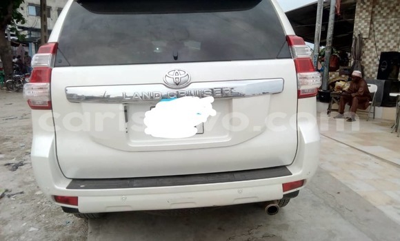 Ra Tuntun Toyota Prado funfun Ọkọ̀ in Cotonou ni Benin Ra Tuntun Toyota Prado funfun Ọkọ̀ in Cotonou ni Benin