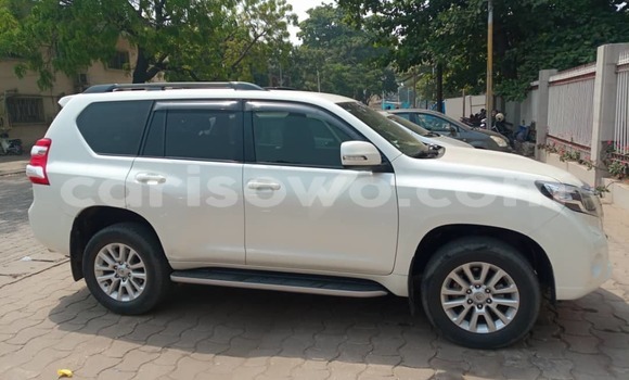 Ra Tuntun Toyota Prado funfun Ọkọ̀ in Cotonou ni Benin Ra Tuntun Toyota Prado funfun Ọkọ̀ in Cotonou ni Benin
