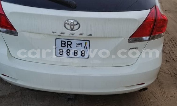 Buy Used Toyota Venza Silver Car in Cotonou in Benign Buy Used Toyota Venza Silver Car in Cotonou in Benign