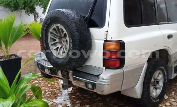 Ra Àlòkù Mitsubishi Montero funfun Ọkọ̀ in Cotonou ni Benin Ra Àlòkù Mitsubishi Montero funfun Ọkọ̀ in Cotonou ni Benin