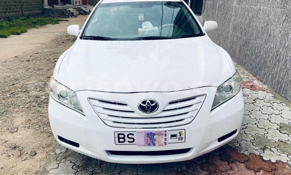 Ra Tuntun Toyota Camry Silver Ọkọ̀ in Cotonou ni Benin Ra Tuntun Toyota Camry Silver Ọkọ̀ in Cotonou ni Benin