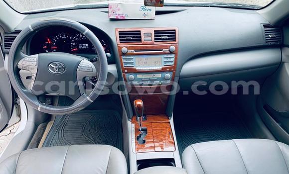 Ra Tuntun Toyota Camry Silver Ọkọ̀ in Cotonou ni Benin Ra Tuntun Toyota Camry Silver Ọkọ̀ in Cotonou ni Benin
