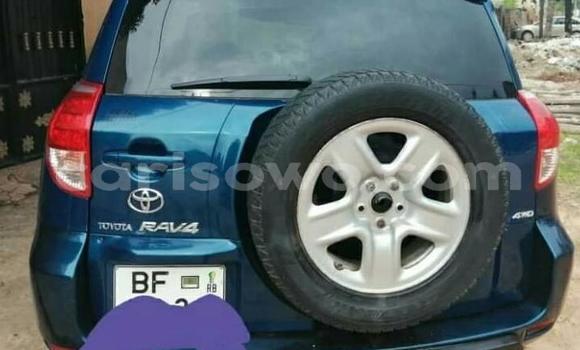 Sayi Na hannu Toyota RAV4 Blue Mota in Cotonou a Benin Sayi Na hannu Toyota RAV4 Blue Mota in Cotonou a Benin