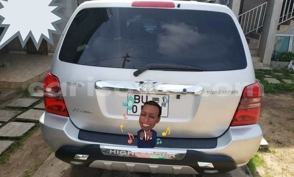 Sayi Na hannu Toyota Highlander Azurfa Mota in Cotonou a Benin Sayi Na hannu Toyota Highlander Azurfa Mota in Cotonou a Benin