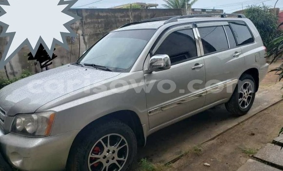 Sayi Na hannu Toyota Highlander Azurfa Mota in Cotonou a Benin Sayi Na hannu Toyota Highlander Azurfa Mota in Cotonou a Benin