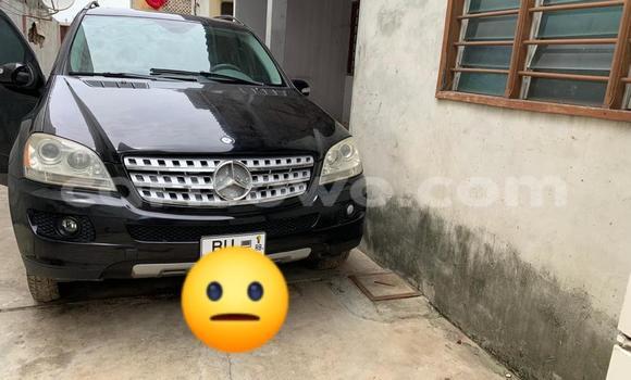 Ra Àlòkù Mercedes-Benz ML–Class Black Ọkọ̀ in Cotonou ni Benin