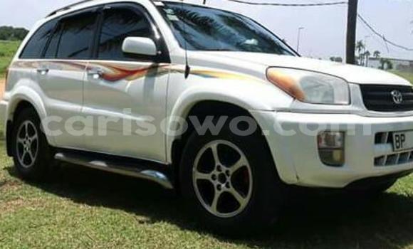 Acheter Occasion Voiture Toyota RAV4 Blanc à Cotonou, Benin Acheter Occasion Voiture Toyota RAV4 Blanc à Cotonou, Benin