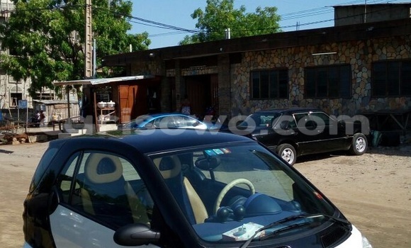 Sayi Na hannu Subaru Outback White Mota in Cotonou a Benin