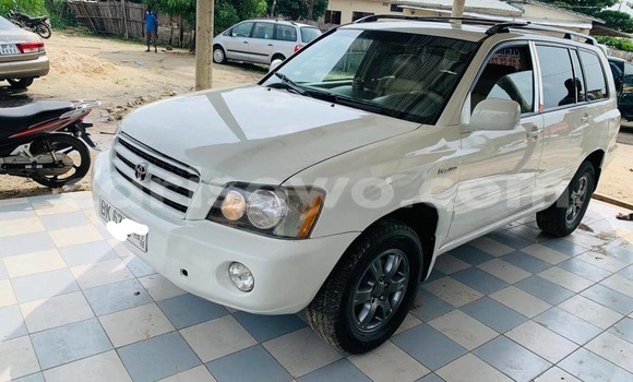 Sayi Na hannu Toyota Highlander White Mota in Cotonou a Benin