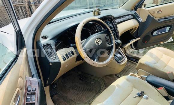 Ra Àlòkù Toyota Highlander funfun Ọkọ̀ in Cotonou ni Benin Ra Àlòkù Toyota Highlander funfun Ọkọ̀ in Cotonou ni Benin