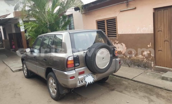Acheter Occasion Voiture Toyota RAV4 Marron à Cotonou, Benin
