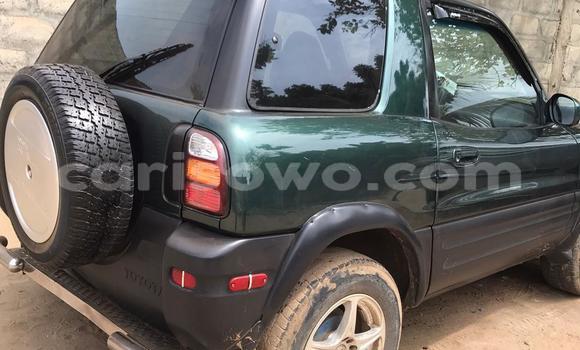 Ra Àlòkù Toyota RAV4 Alawọ ewe Ọkọ̀ in Cotonou ni Benin