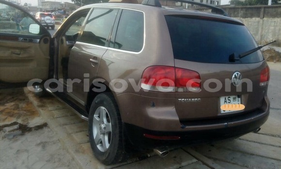Ra Àlòkù Volkswagen Touareg Brown Ọkọ̀ in Cotonou ni Benin