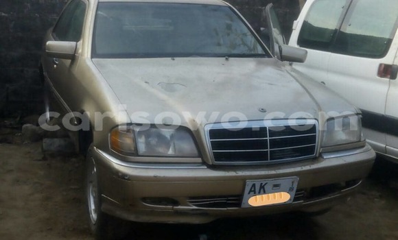 Acheter Occasion Voiture Mercedes-Benz C–Class Beige à Cotonou, Benin