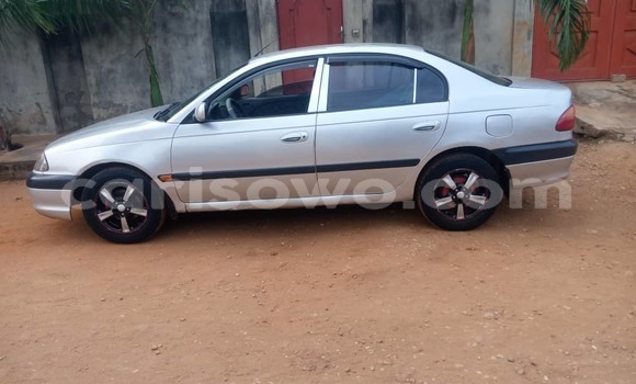 Acheter Occasion Voiture Toyota Avensis Gris à Porto Novo, Benin