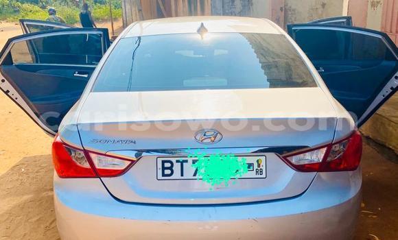 Ra Àlòkù Hyundai Sonata Silver Ọkọ̀ in Abomey ni Benin Ra Àlòkù Hyundai Sonata Silver Ọkọ̀ in Abomey ni Benin