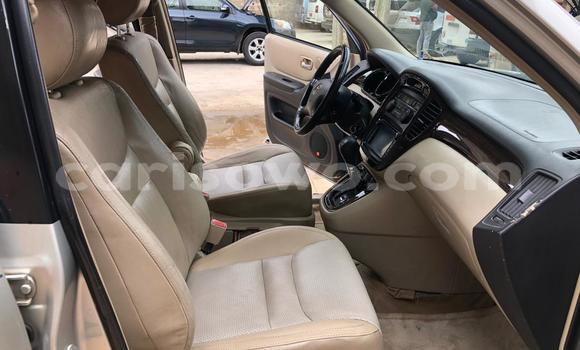Ra Tuntun Toyota Highlander Silver Ọkọ̀ in Cotonou ni Benin Ra Tuntun Toyota Highlander Silver Ọkọ̀ in Cotonou ni Benin