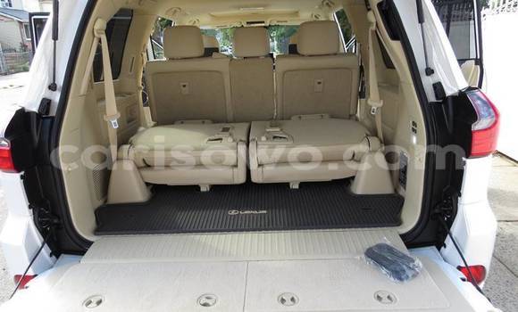 Acheter Occasion Voiture Lexus LX 570 Blanc à Abomey, Benin Acheter Occasion Voiture Lexus LX 570 Blanc à Abomey, Benin