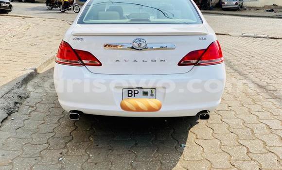 Acheter Neuf Voiture Toyota Avalon Blanc à Cotonou, Benin