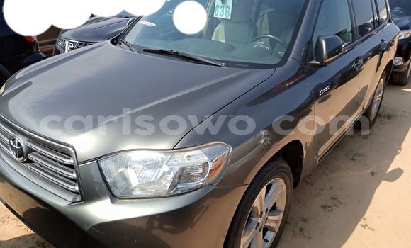 Ra Àlòkù Toyota Highlander Black Ọkọ̀ in Abomey ni Benin