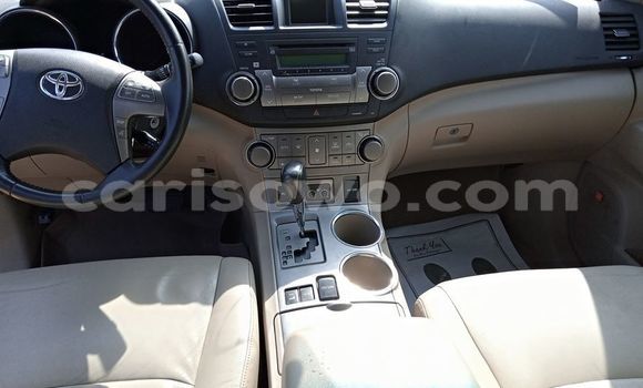 Acheter Occasion Voiture Toyota Highlander Noir à Abomey, Benin Acheter Occasion Voiture Toyota Highlander Noir à Abomey, Benin