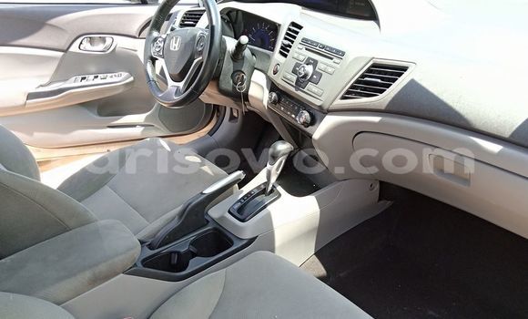 Acheter Occasion Voiture Honda Civic Blanc à Abomey, Benin Acheter Occasion Voiture Honda Civic Blanc à Abomey, Benin